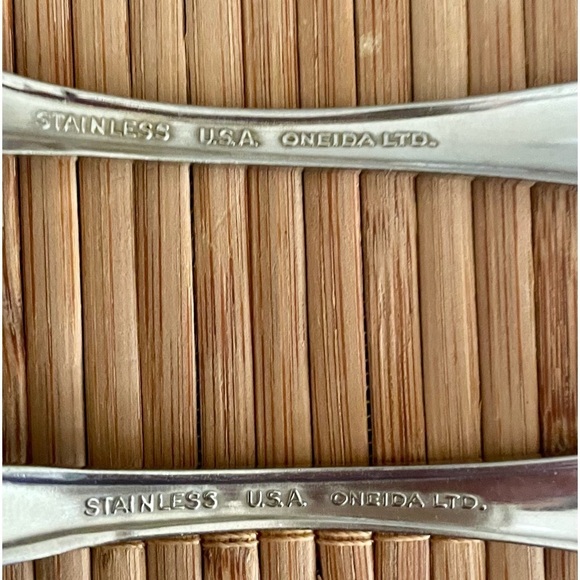 MCM Oneida USA 10-Piece Berkeley Square Victorian Rosette Stainless Flatware Set - Picture 3 of 5